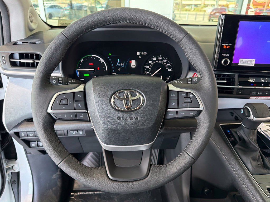 New 2026 Toyota Sienna XLE AWD/4WD image 21