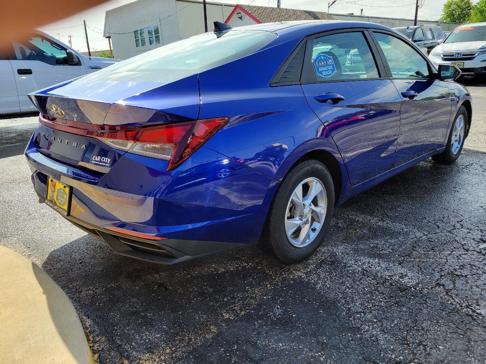 Used 2021 Hyundai Elantra SE FWD image 27