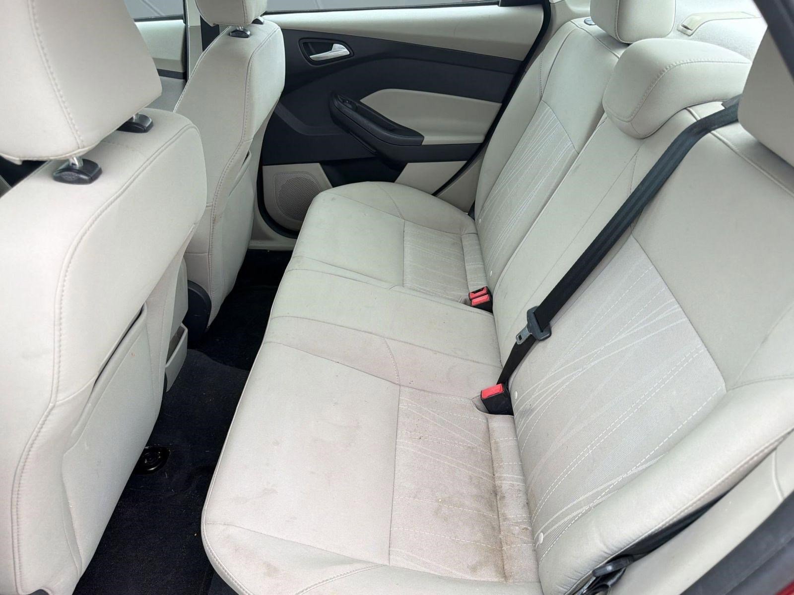 Used 2016 Ford Focus SE FWD image 30