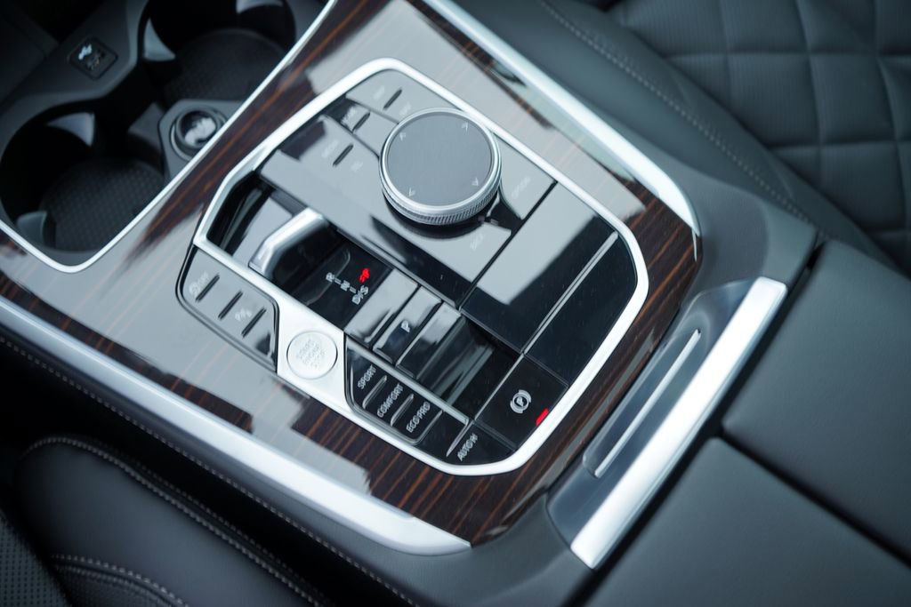 New 2026 BMW X5 sDrive40i w/ M Sport Package image 18