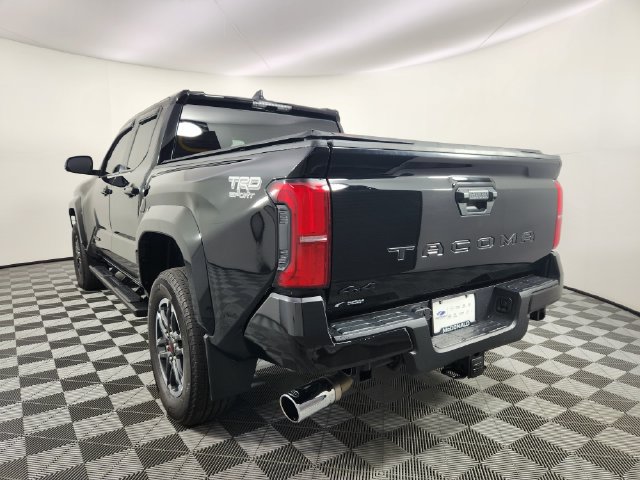 Used 2024 Toyota Tacoma TRD Sport AWD/4WD image 3