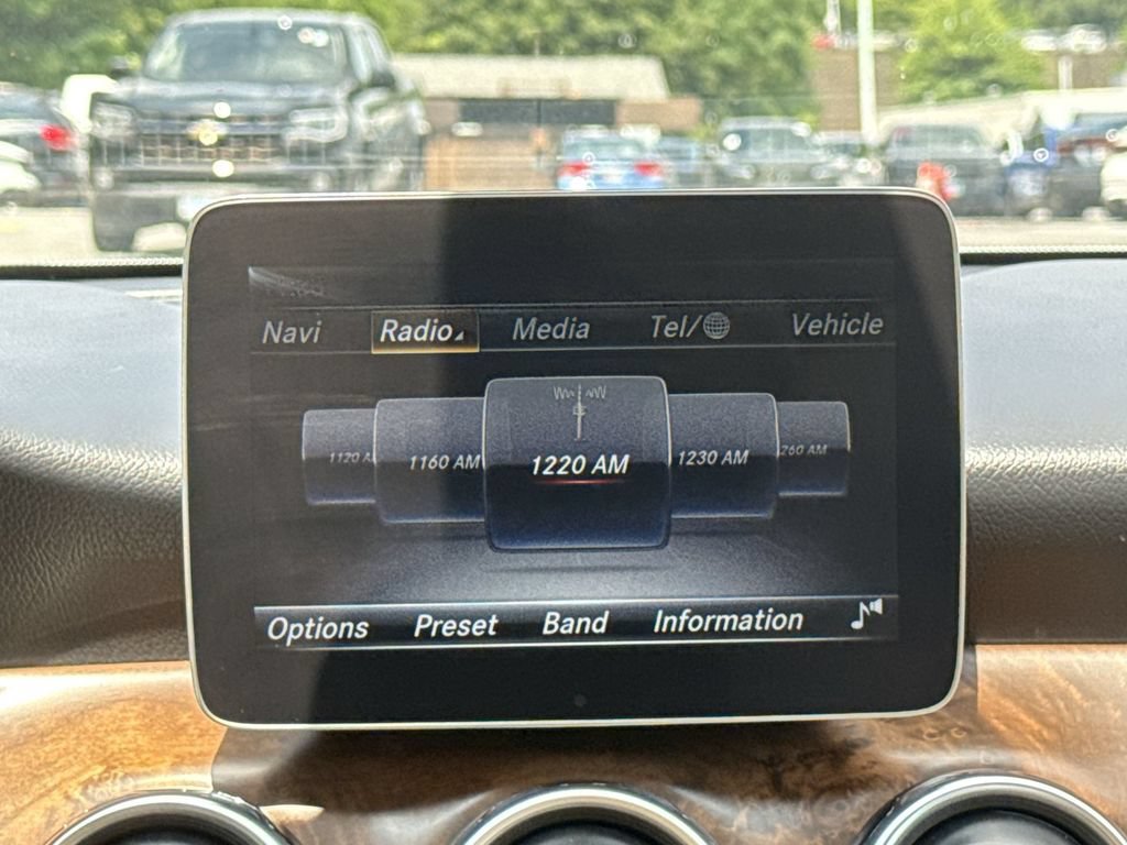 Used 2019 Mercedes-Benz GLA 250 4MATIC w/ Premium Package image 12