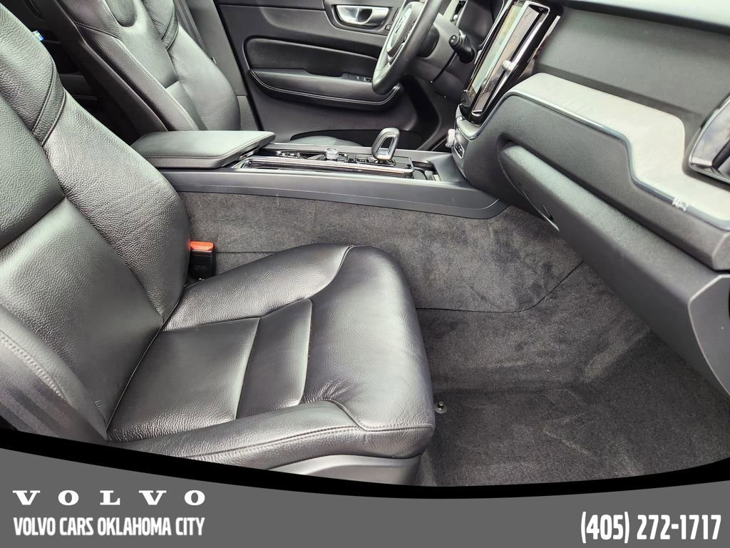 Certified 2025 Volvo XC60 T8 Plus w/ Protection Package Premier image 13