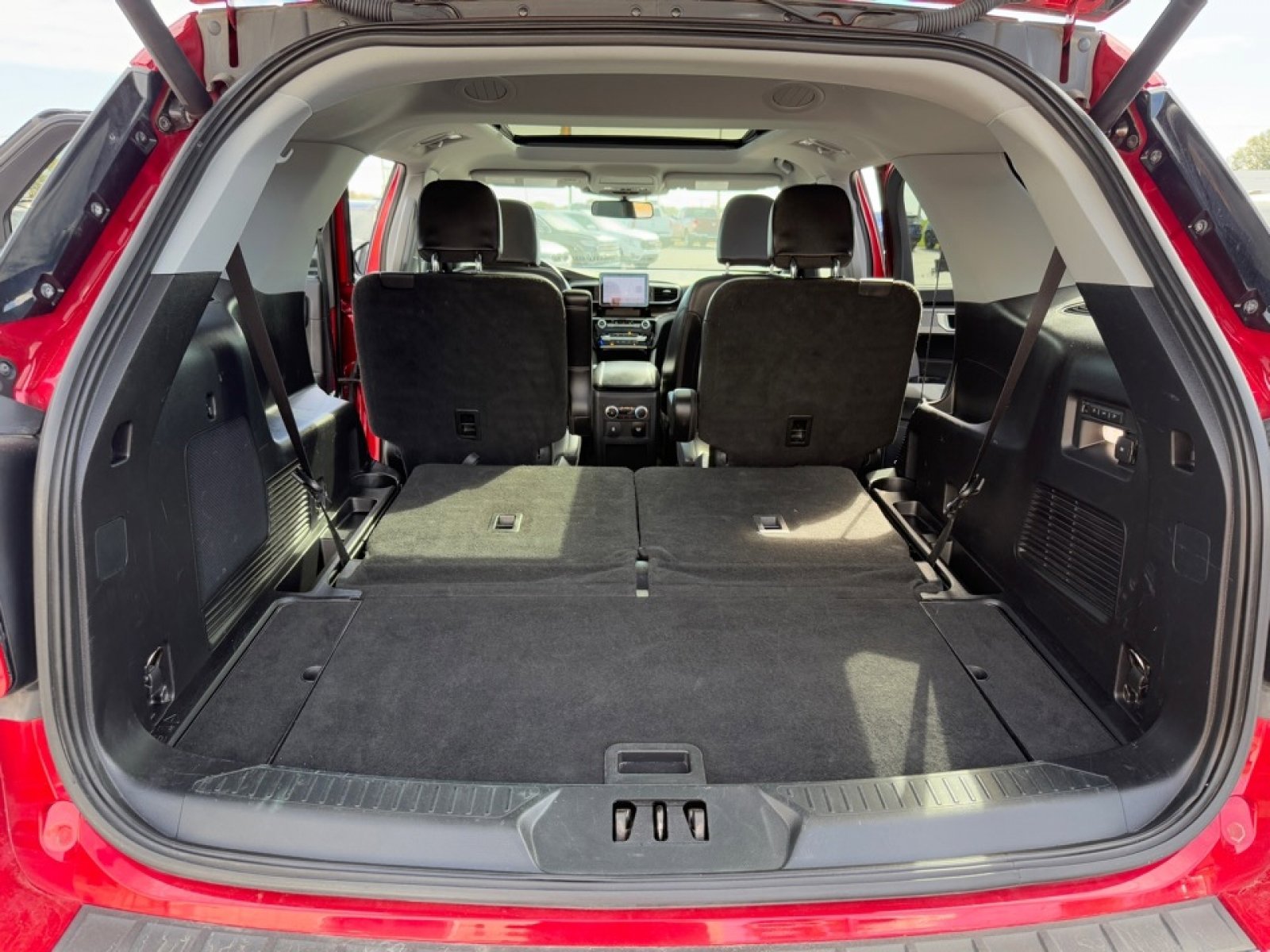 Used 2021 Ford Explorer Limited image 38