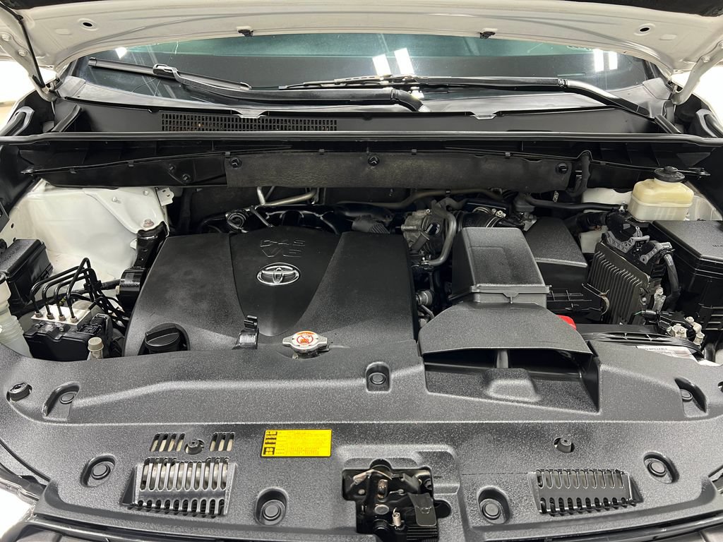 Used 2018 Toyota Highlander XLE AWD/4WD image 27