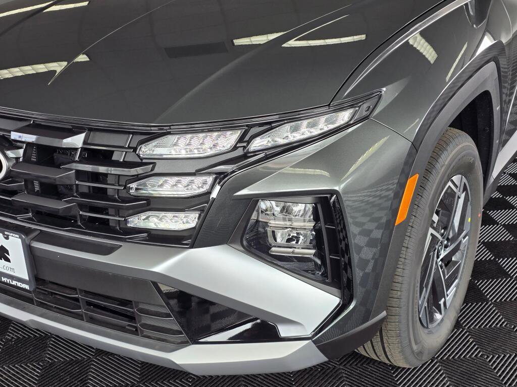 New 2026 Hyundai Tucson Blue SE image 10
