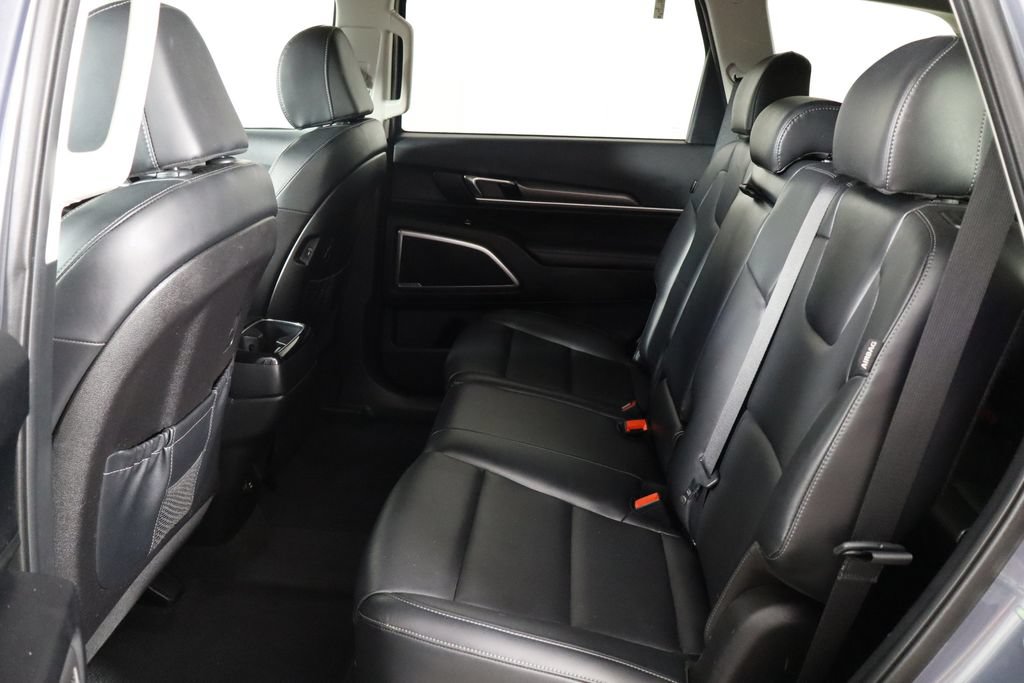 Used 2024 Kia Telluride LX FWD image 16