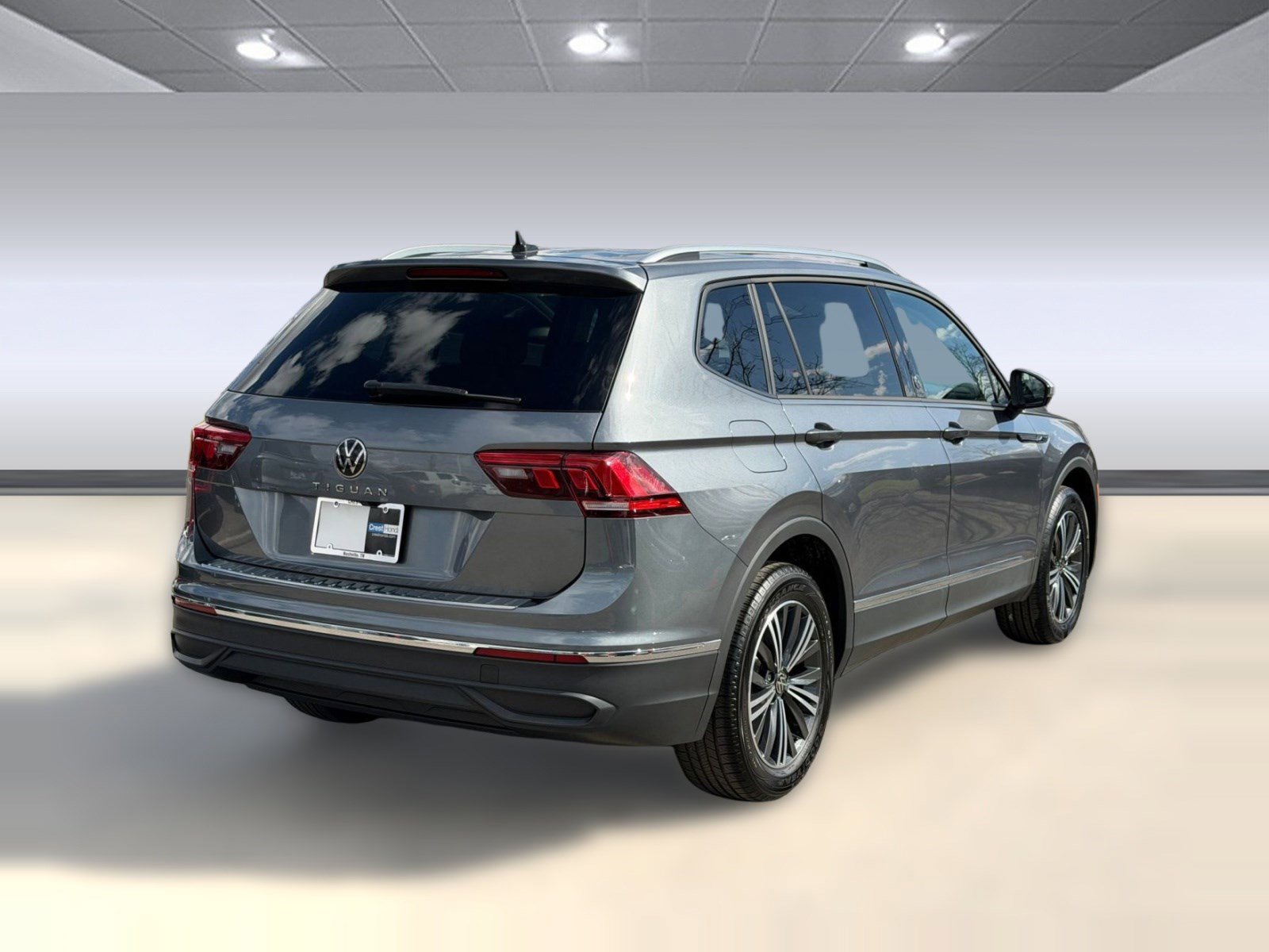 Used 2024 Volkswagen Tiguan Wolfsburg Edition image 9