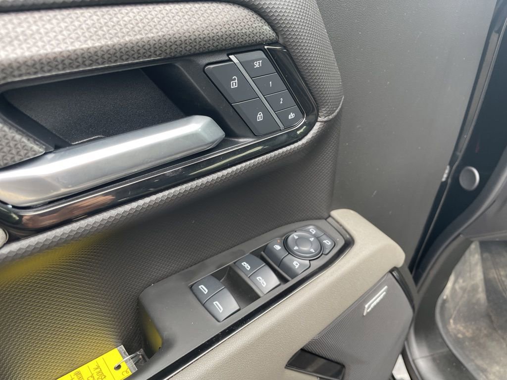 Used 2025 Chevrolet Silverado 1500 ZR2 w/ Technology Package image 15