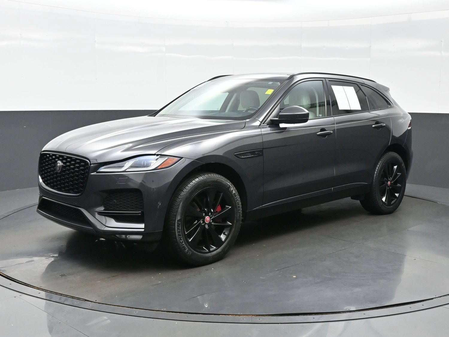 Used 2022 Jaguar F-PACE S AWD/4WD image 2