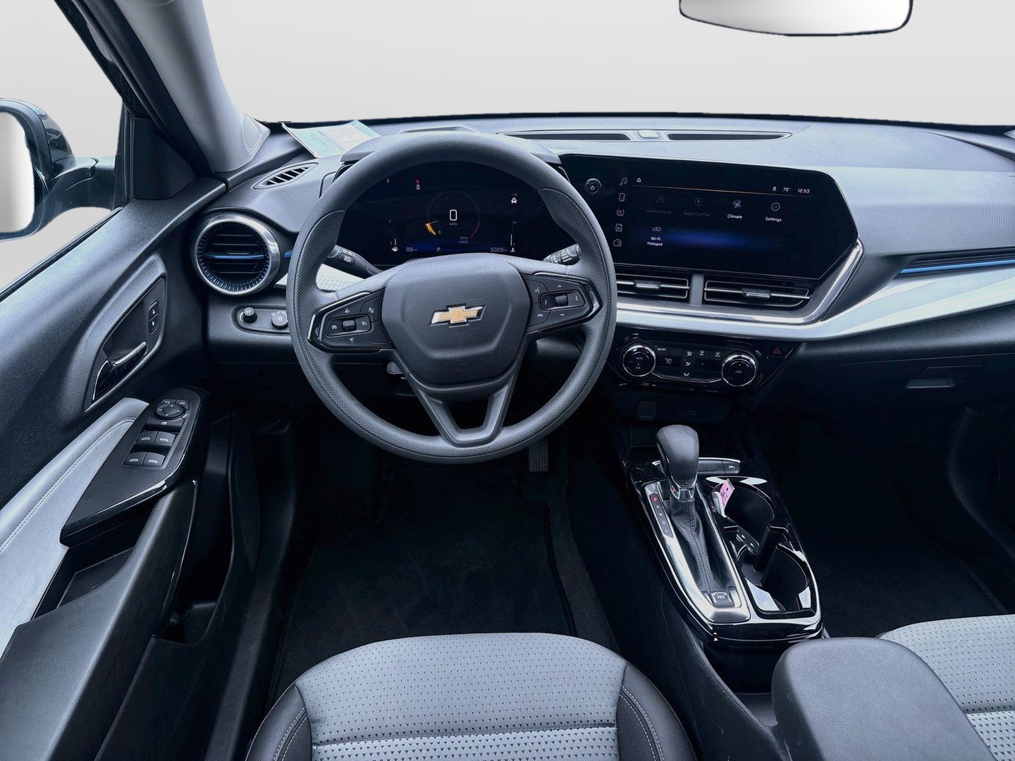 Used 2026 Chevrolet Trax LT FWD image 21