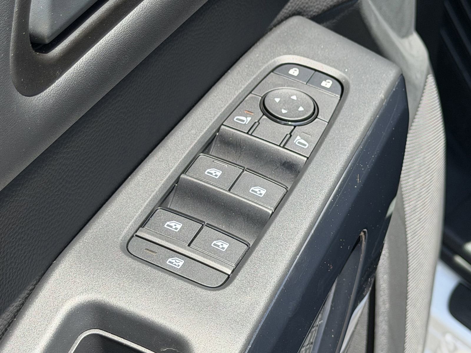 New 2026 Nissan Pathfinder SL FWD image 17