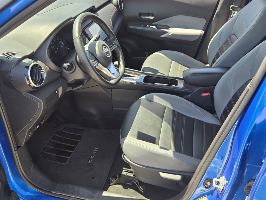 Used 2023 Nissan Kicks SR w/ SR Premium Package FWD image 10