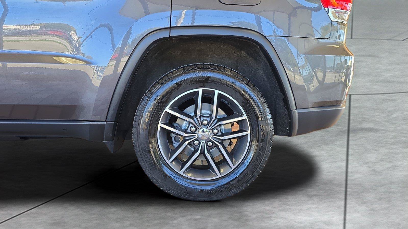 Used 2018 Jeep Grand Cherokee Limited w/ Luxury Group II AWD/4WD image 31