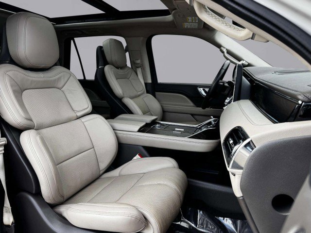 Used 2023 Lincoln Navigator Reserve image 53