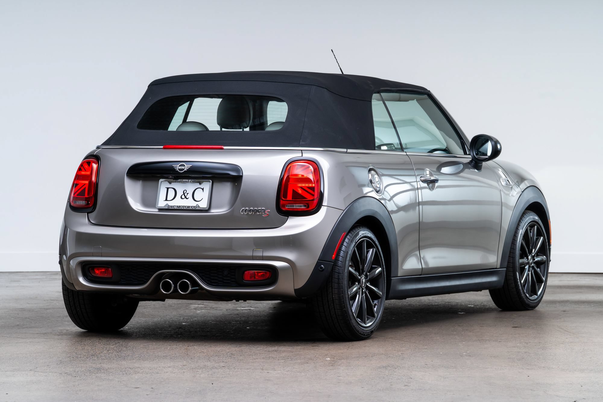 Used 2019 MINI Cooper S w/ Signature Upholstery Package FWD image 7