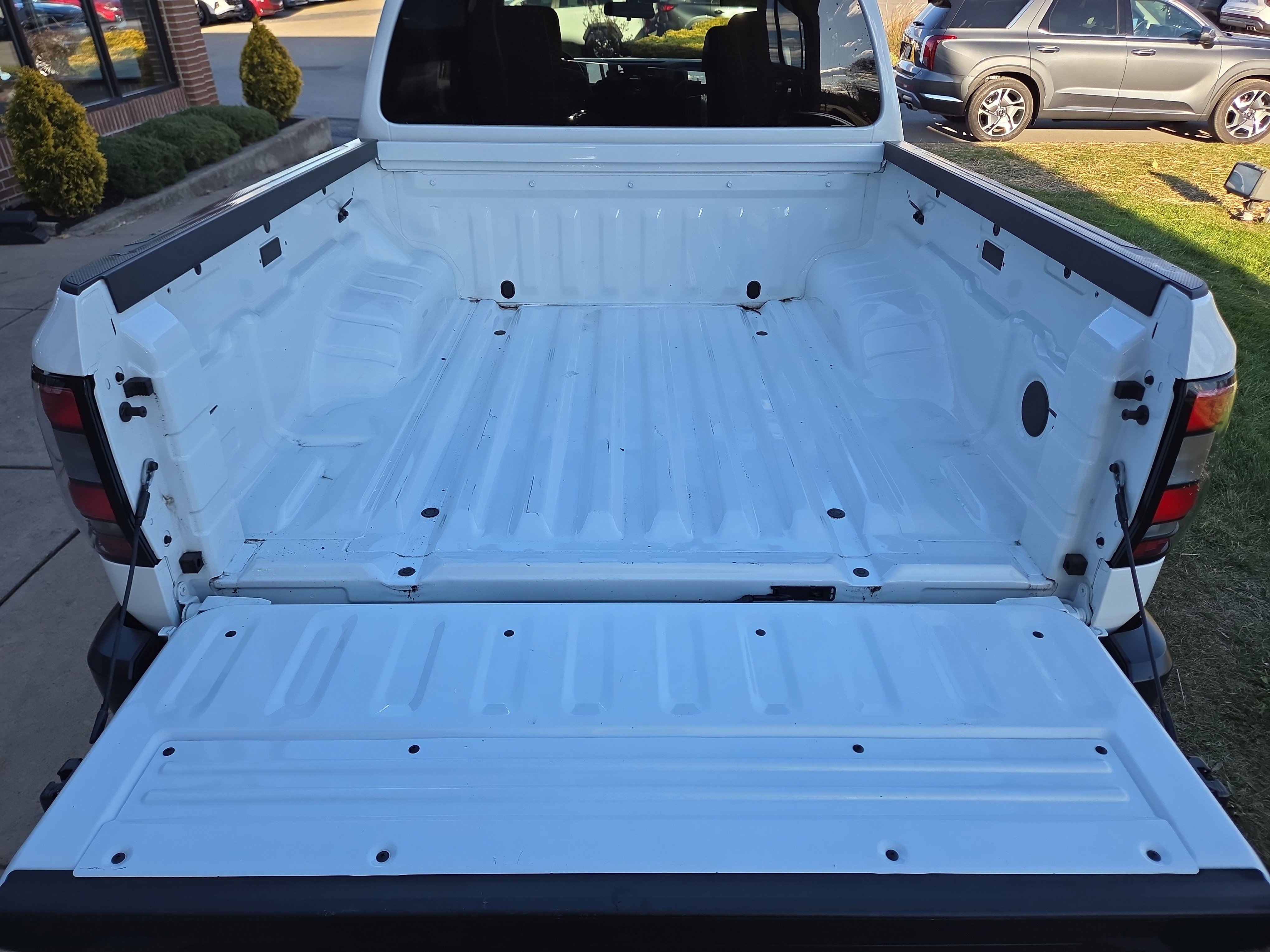 Used 2022 Nissan Frontier S w/ Technology Package image 5