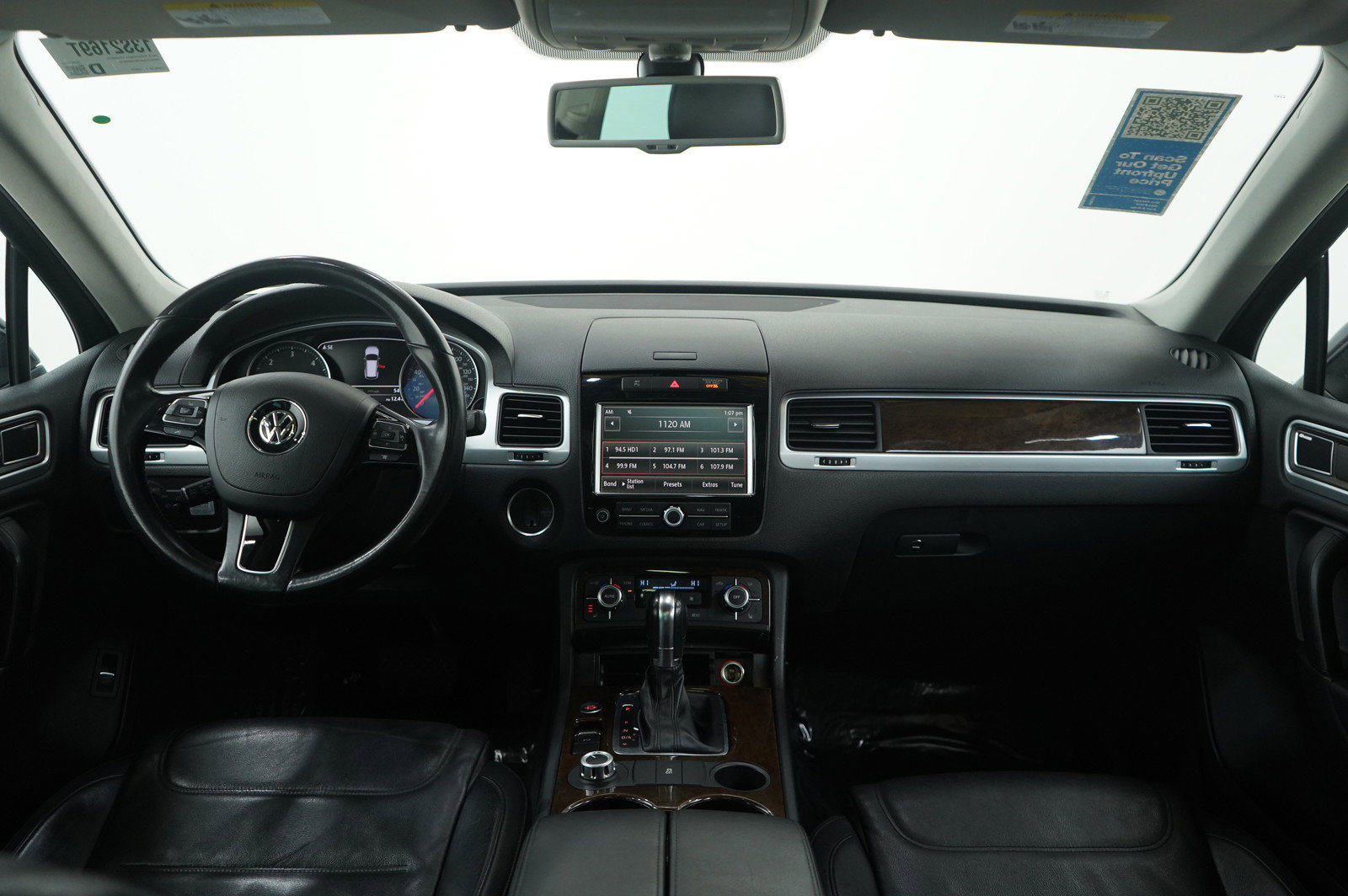 Used 2014 Volkswagen Touareg TDI image 13