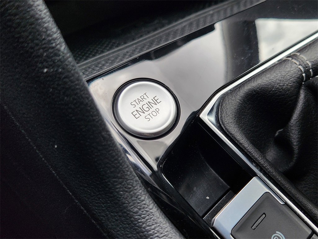 New 2024 Volkswagen Taos SE image 21