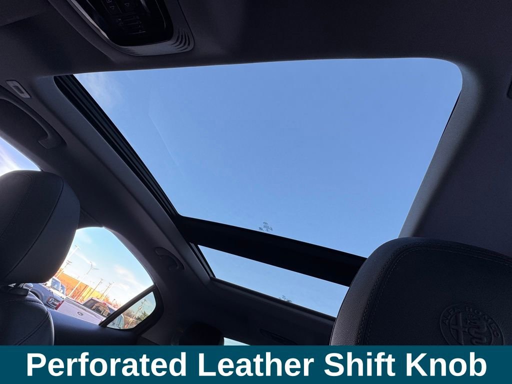 Used 2021 Alfa Romeo Stelvio Ti w/ Nero Edizione image 23