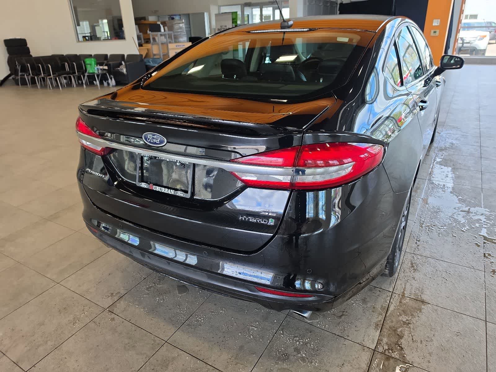 Used 2018 Ford Fusion SE w/ Equipment Group 601A FWD image 9