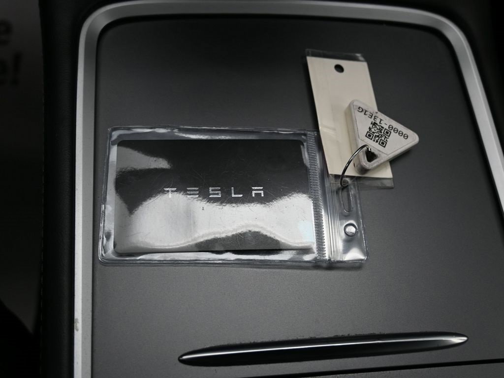 Used 2023 Tesla Model Y Long Range image 34
