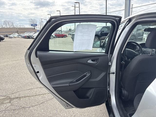 Used 2017 Ford Focus SE w/ SE Winter Package image 23