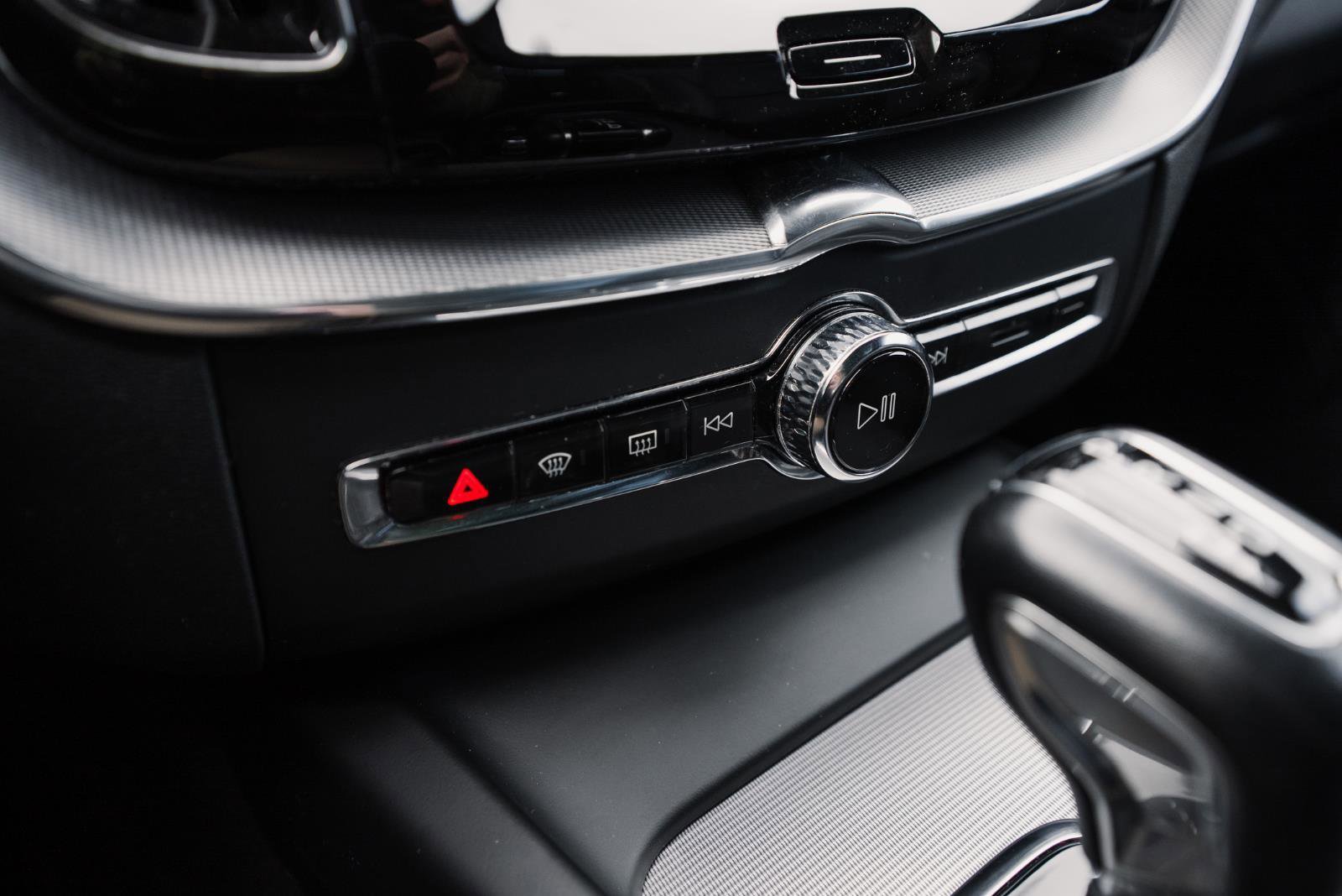 Used 2020 Volvo XC60 T6 R-Design image 34