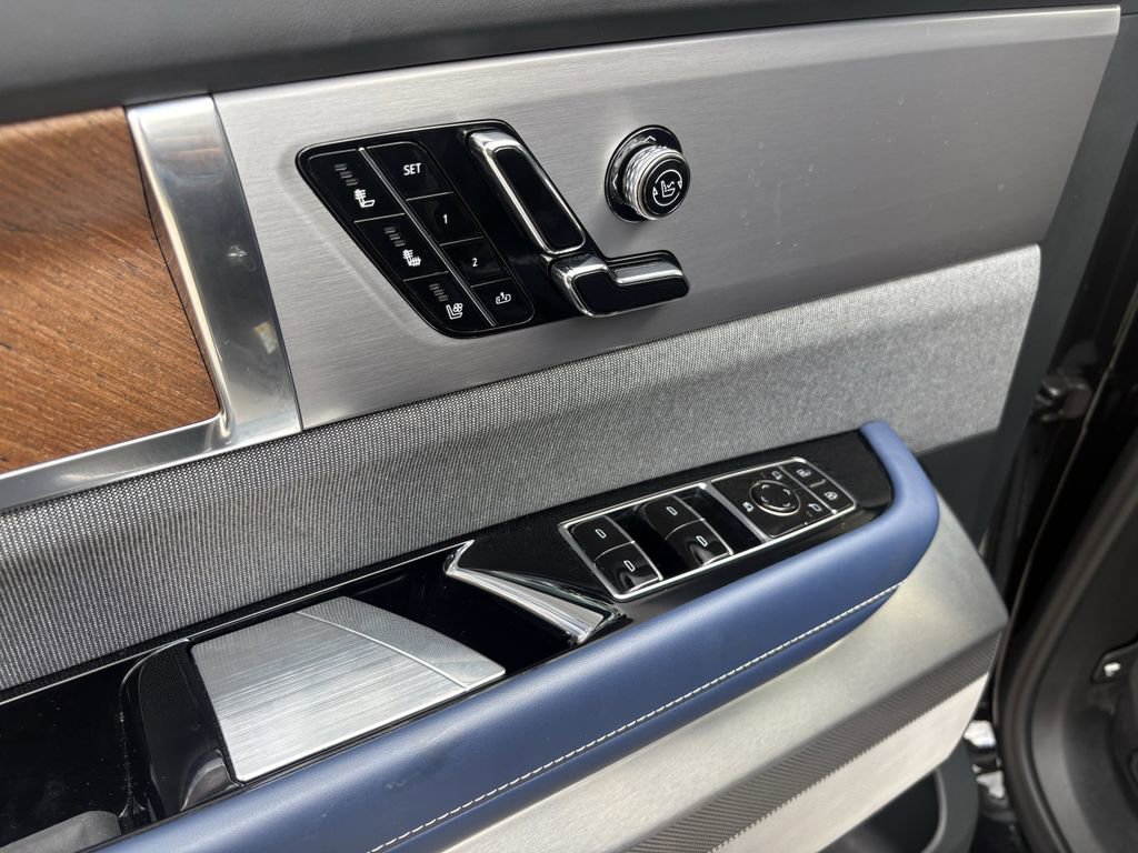 Used 2026 Cadillac Vistiq Premium Luxury AWD/4WD image 11