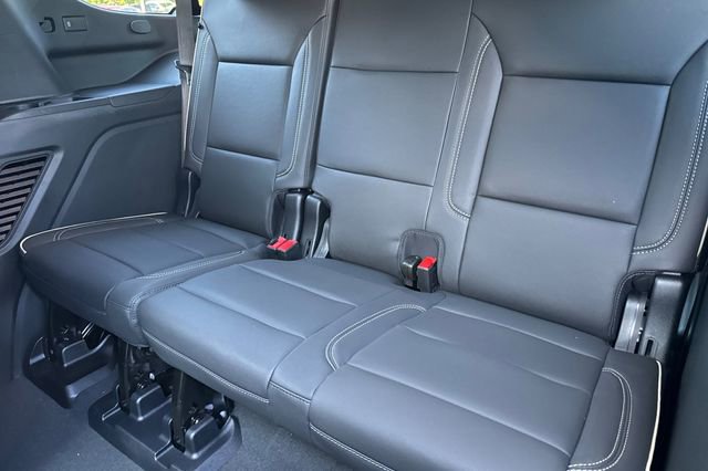 New 2026 GMC Yukon Elevation w/ Elevation Premium Package AWD/4WD image 18