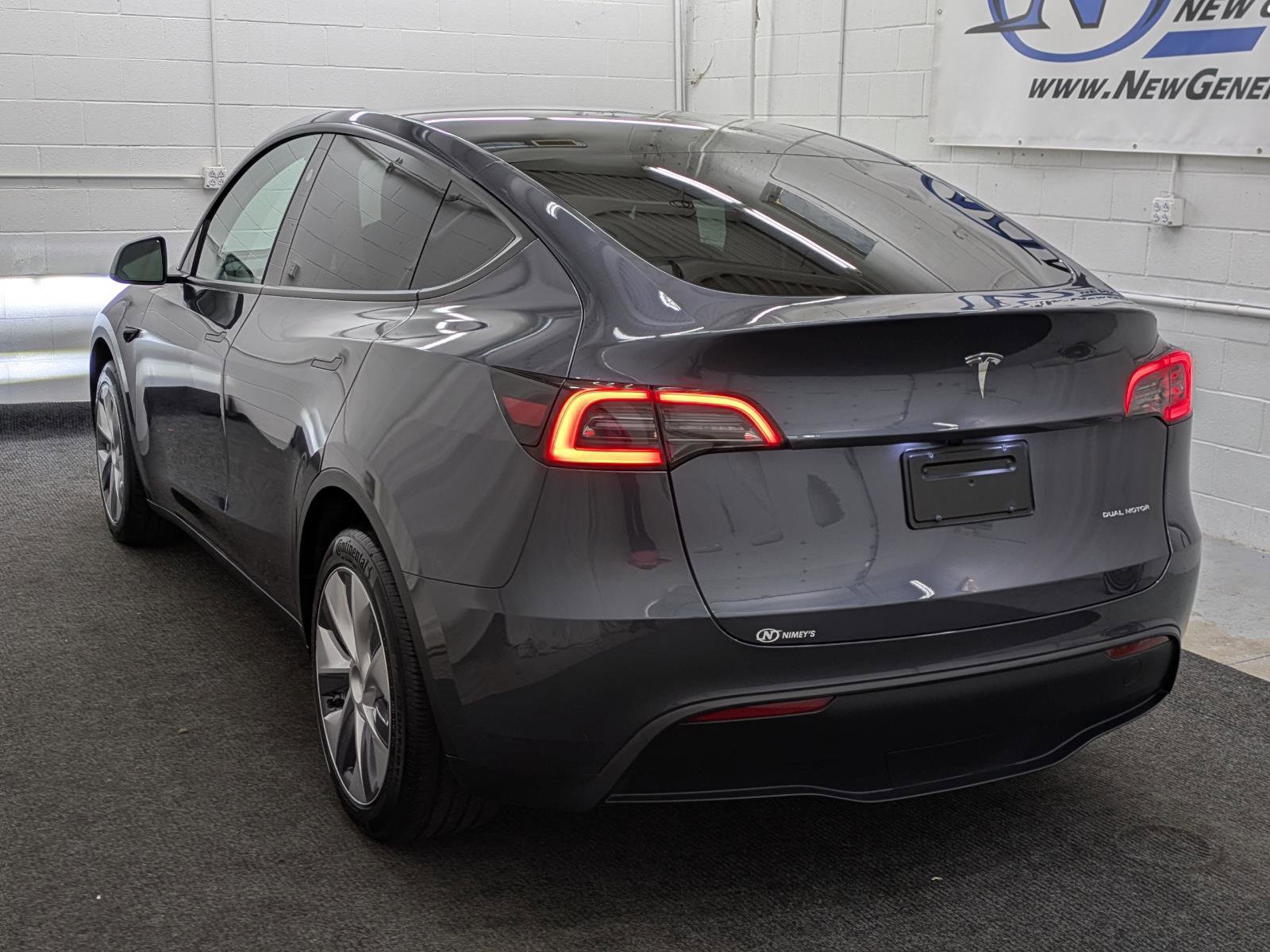 Used 2023 Tesla Model Y Long Range image 29
