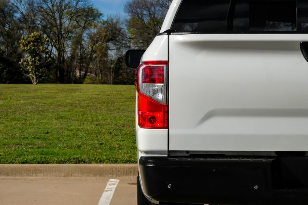 Used 2021 Nissan Titan S image 46