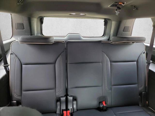 Used 2022 GMC Yukon XL SLT w/ SLT Premium Package AWD/4WD image 13