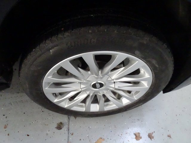 Certified 2023 Cadillac Escalade Premium Luxury image 29