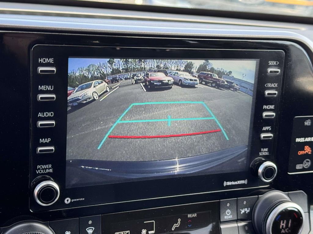 Used 2022 Toyota Highlander L image 4