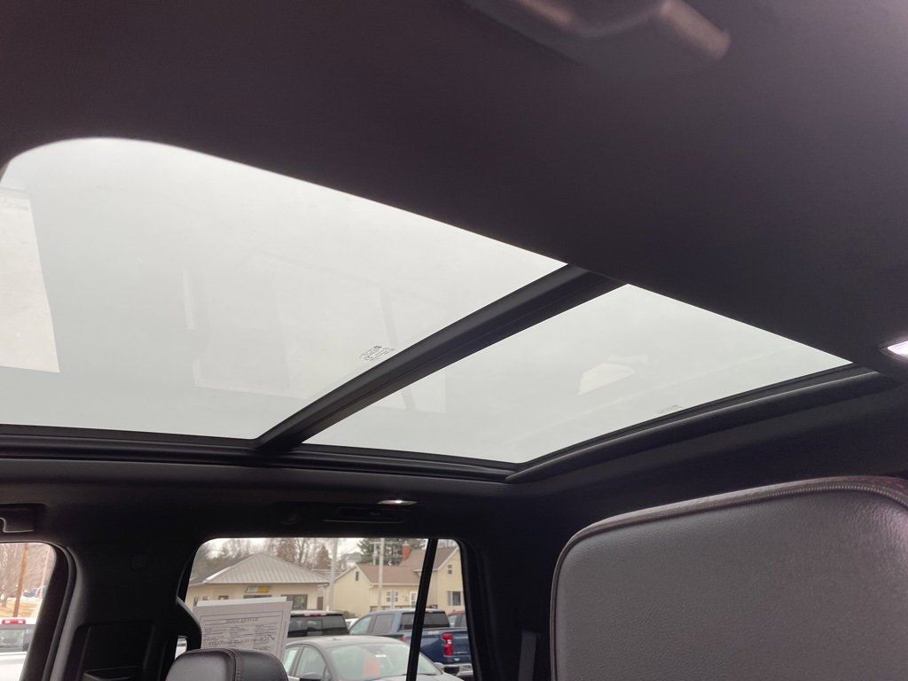 Used 2021 Chevrolet Tahoe RST w/ Luxury Package image 5