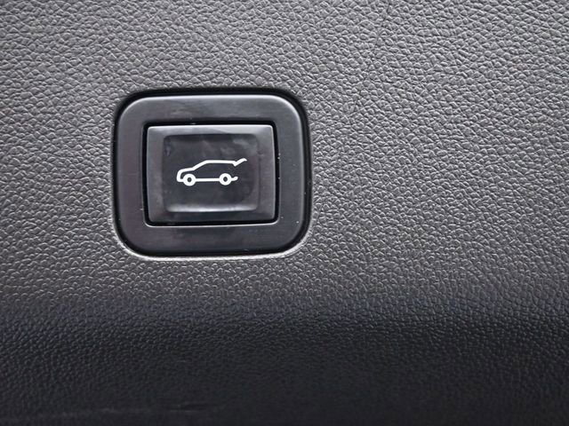 Used 2022 GMC Yukon SLT w/ SLT Premium Package image 25