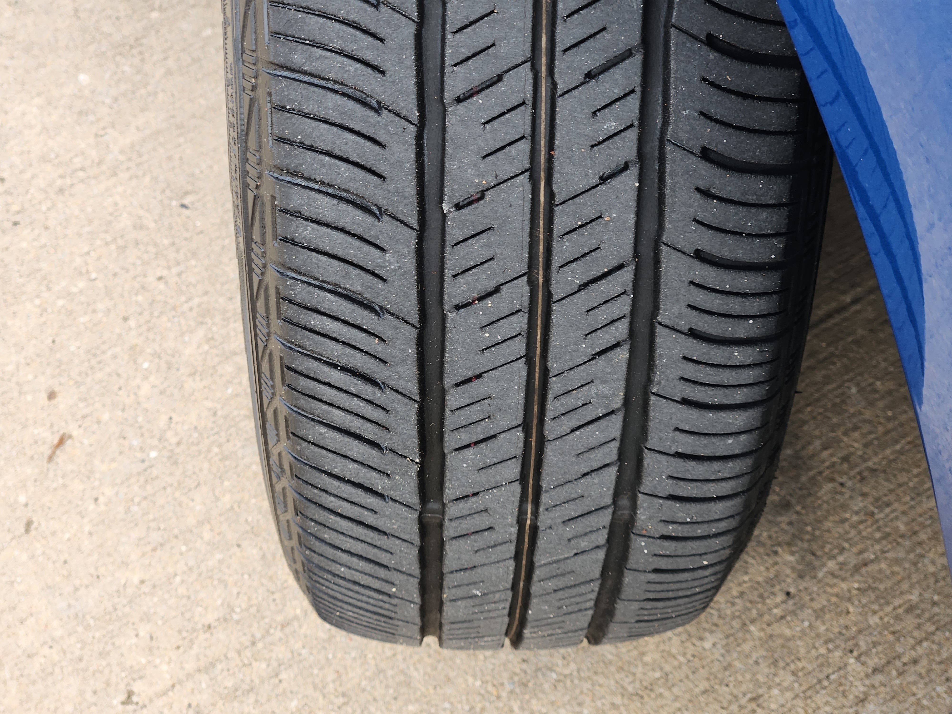 Used 2016 Toyota Yaris L image 12