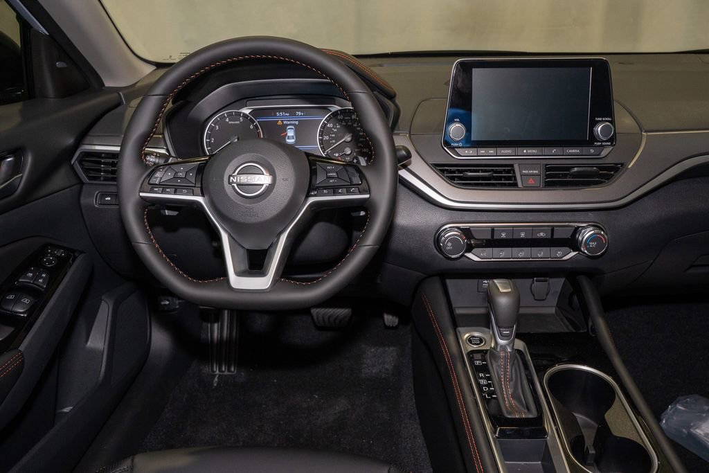 New 2025 Nissan Altima 2.5 SR image 7