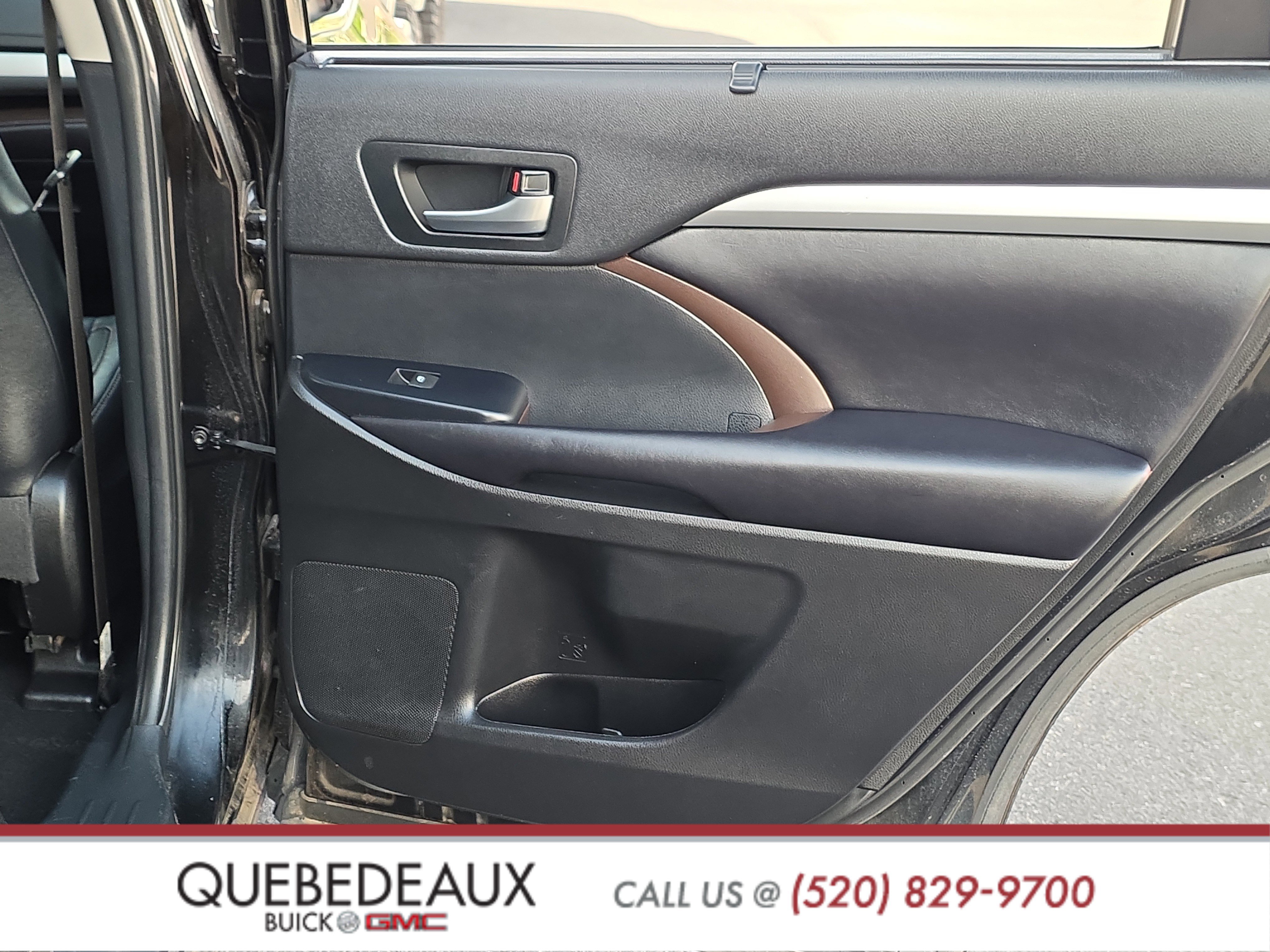 Used 2019 Toyota Highlander XLE AWD/4WD image 26