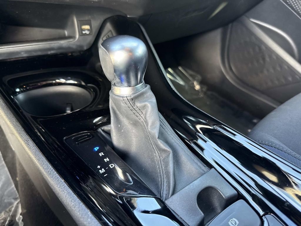 Used 2020 Toyota C-HR XLE image 35