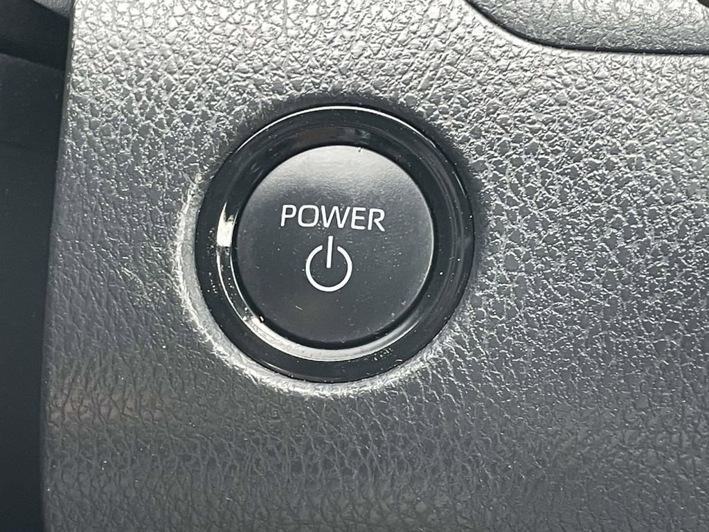 Used 2025 Toyota Camry SE w/ Convenience Package image 35