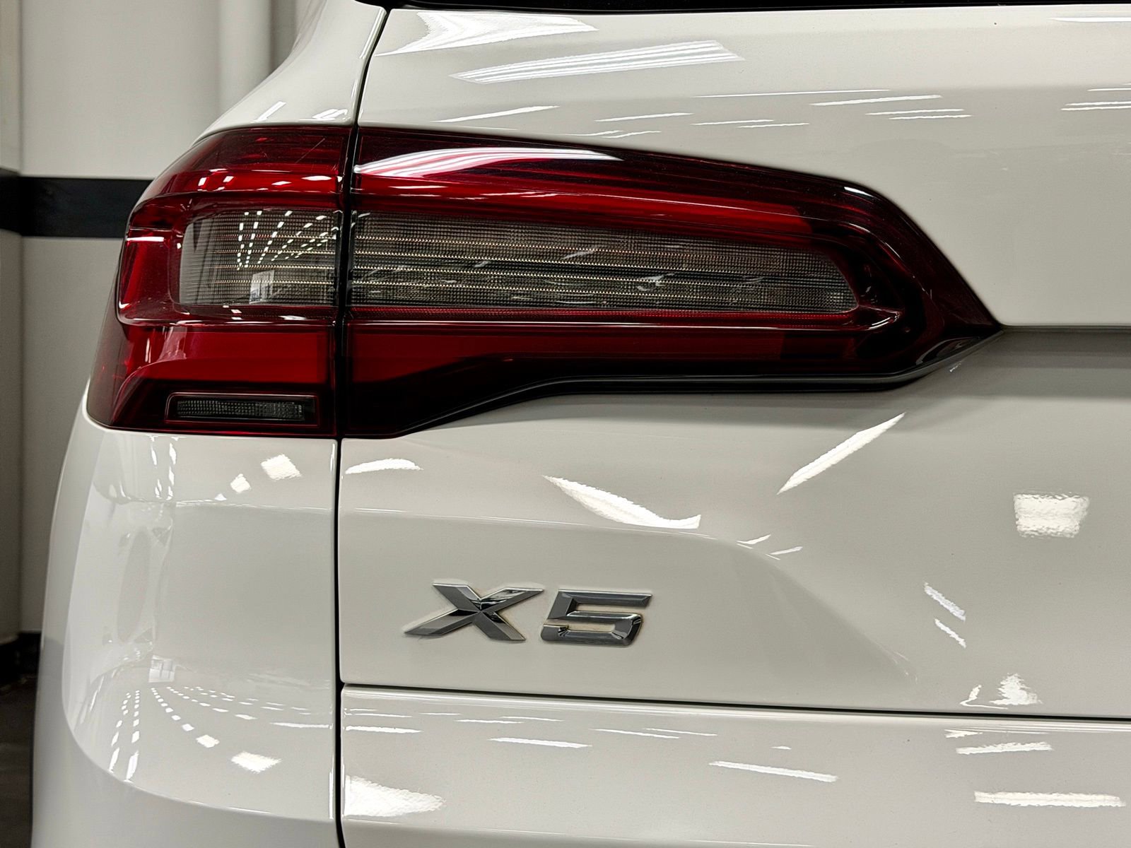 Used 2023 BMW X5 sDrive40i w/ Premium Package image 13