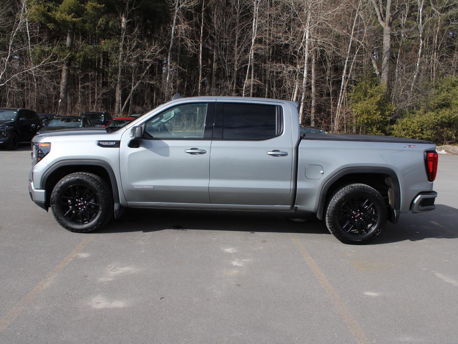 Used 2025 GMC Sierra 1500 Elevation w/ X31 Off-Road Package AWD/4WD image 5