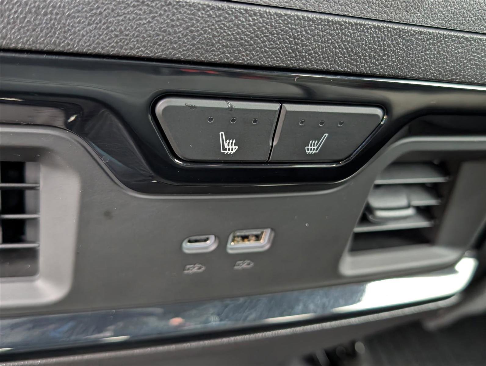 Used 2024 Chevrolet Silverado 1500 ZR2 w/ ZR2 Bison Edition image 17