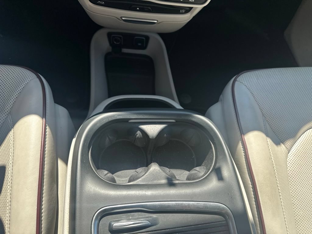 Used 2017 Chrysler Pacifica Limited FWD image 23