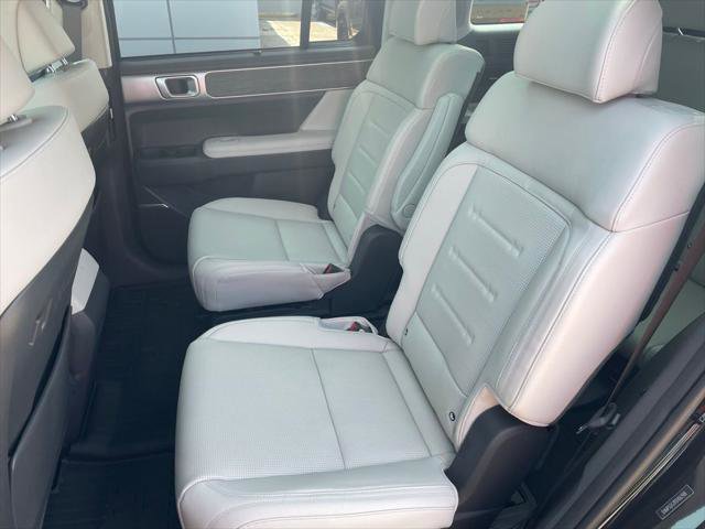 Used 2025 Hyundai Santa Fe Calligraphy image 13