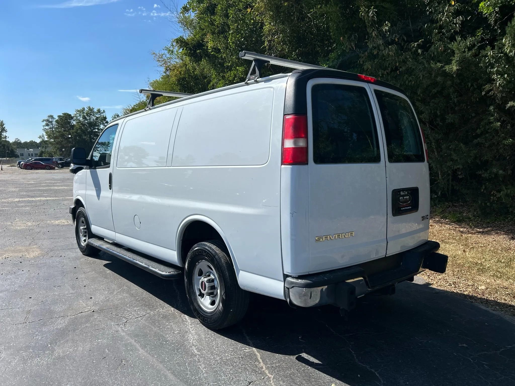 Used 2017 GMC Savana 2500 Van 3D image 9