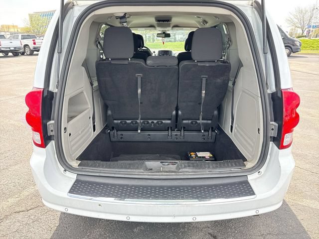 Used 2020 Dodge Grand Caravan SE w/ UConnect Hands-Free Group FWD image 24
