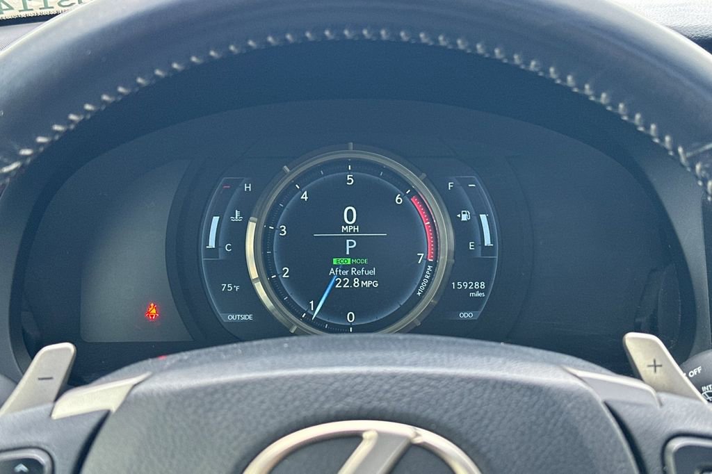 Used 2016 Lexus RC 200t image 24